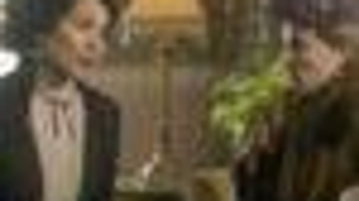 'Downton Abbey' Spoofed by Saunders, Lumley and Cattrall in 'Upstairs Downstairs Abbey' Video