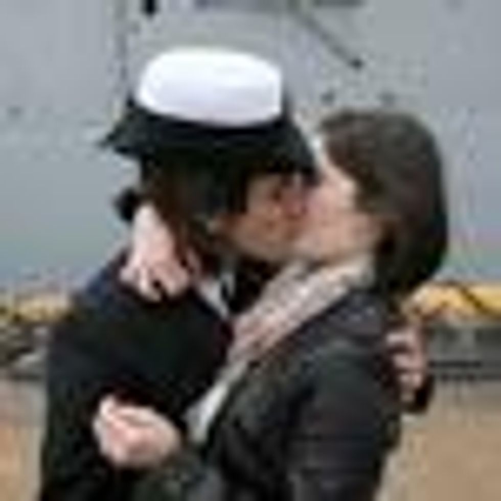 Lesbian Sailors' Historic 'First Kiss' VIDEO