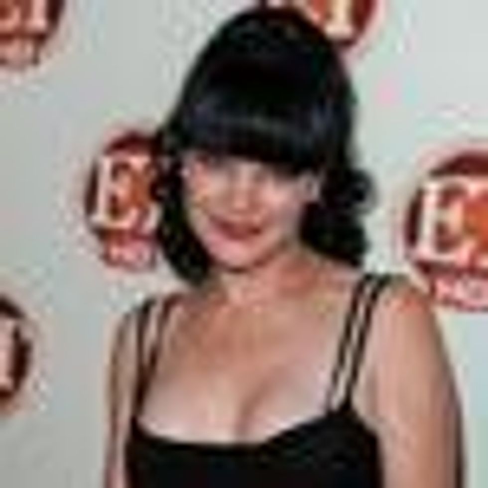 Engaged NCIS Star Pauley Perrette Tweets She Won't Marry Until Prop 8 is Repealed
