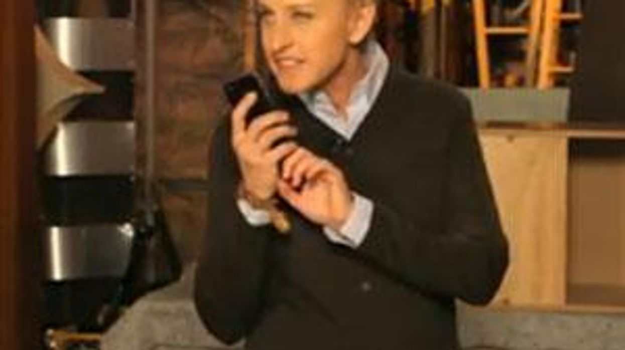 Ellen DeGeneres Dances for iPhone 4S' Siri