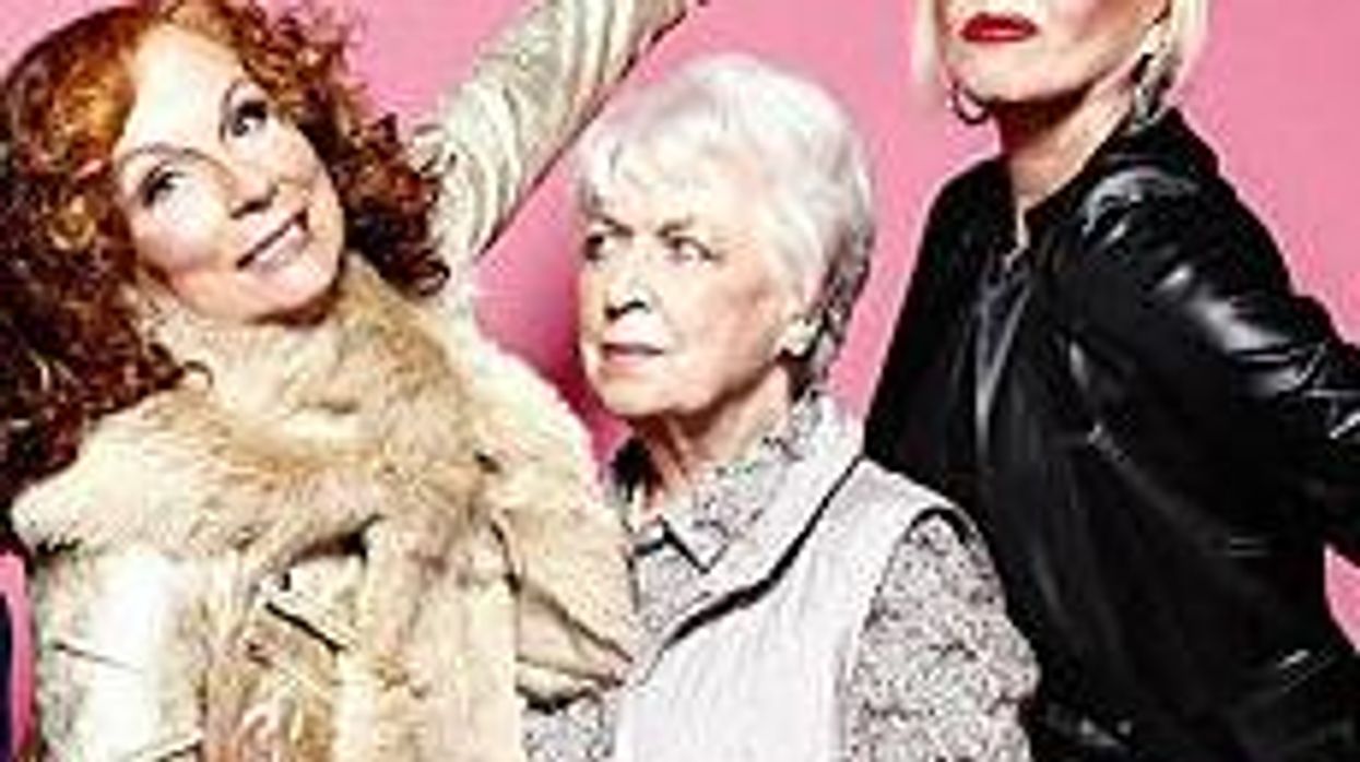 New Ab-Fab Cast Photo, Teasers - 'Absolutley Fabulous' Christmas Specials Coming Soon
