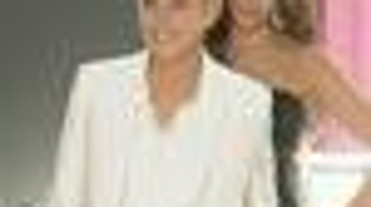 Ellen DeGeneres is Thankful for Sofia Vergara- Behind the Scenes Cover Girl Shoot VIDEO