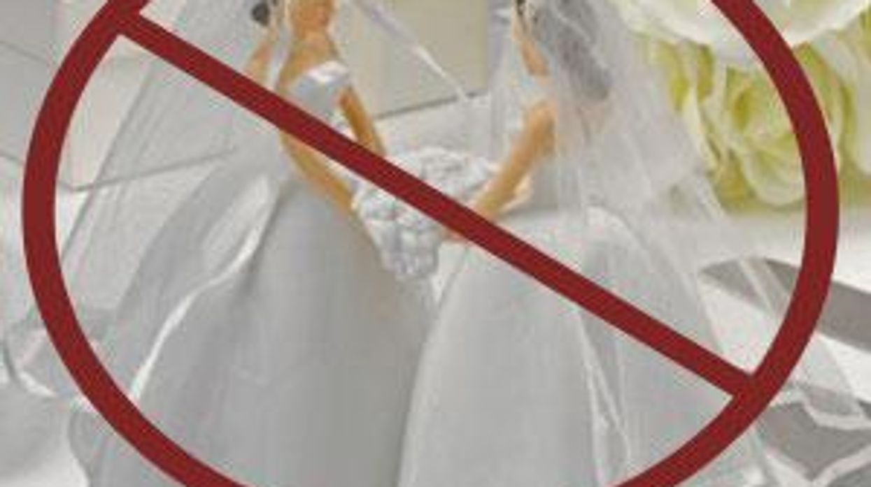 Christian Wedding Cake Baker Turns Away Lesbian Couple in Iowa