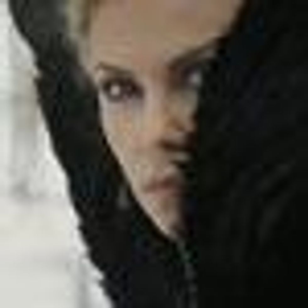 Charlize Theron's Delightfully Evil in 'Snow White and the Huntsman' TRAILER 