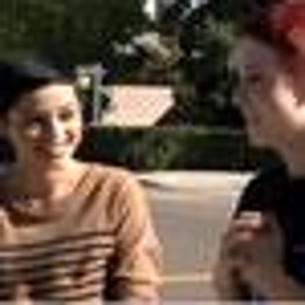 Lesbian Couple Voted Homecoming King and Queen at San Diego High School - Video
