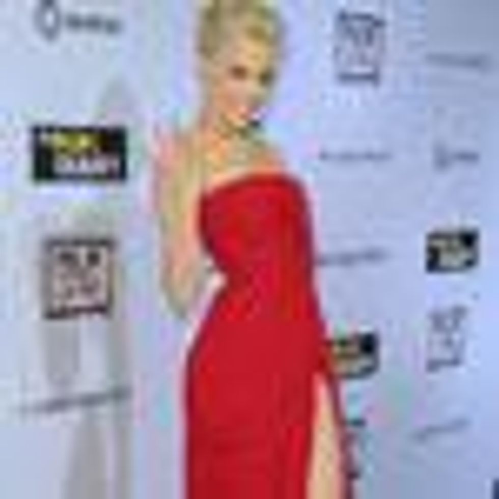 SheWired Shot of The Day: Amber Heard’s ‘Rum Diary’ Red Carpet Looks