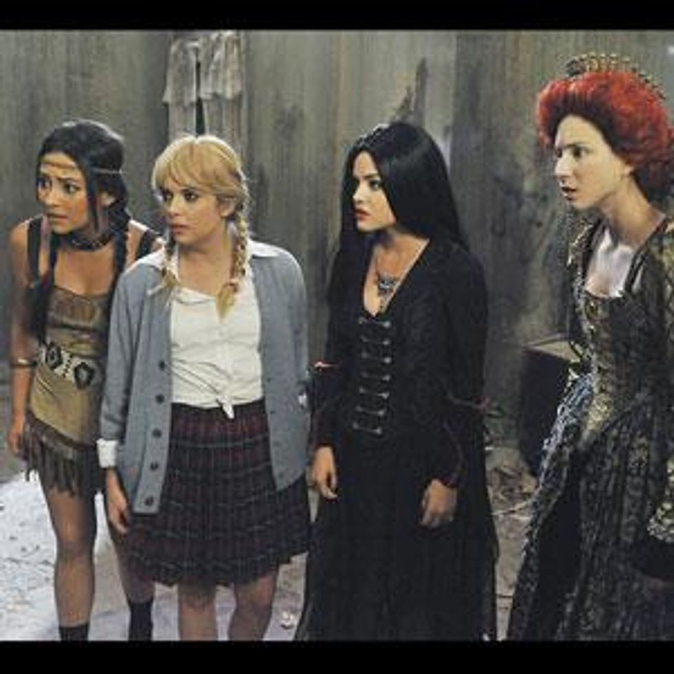 Pretty Little Liars Halloween Event Promises Thrills, Chills and Emily's First Secret Crush