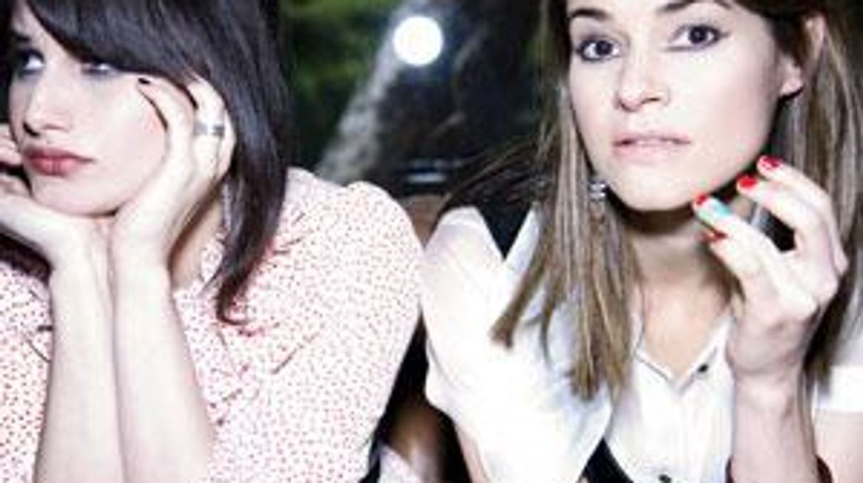 Leisha Hailey Tweets Southwest Kicked her off Flight Following Same-Sex Kiss