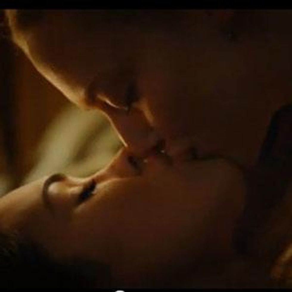 Megan Fox Lesbian Sex - Amanda Seyfried Really, Really Enjoyed Kissing Megan Fox