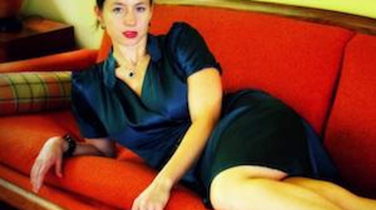 'Leading Ladies' Erika Randall Beahm Comes Out Swinging