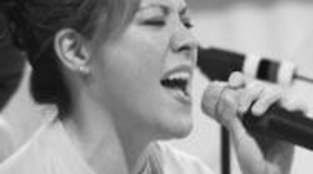 Ellen DeGeneres Show Premiere Week: Sergeant Angie Johnson Military YouTube Singing Sensation – Video