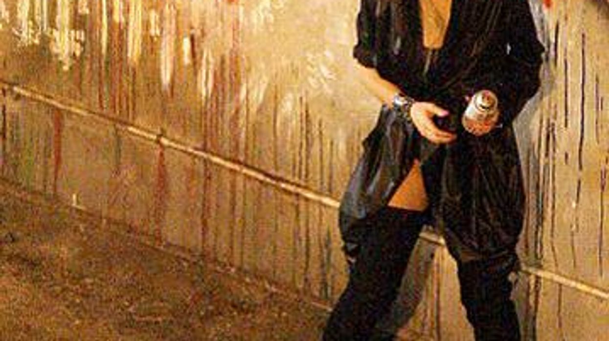 Lindsay Lohan Stars in Miggs ‘Let The Games Begin’ – Video