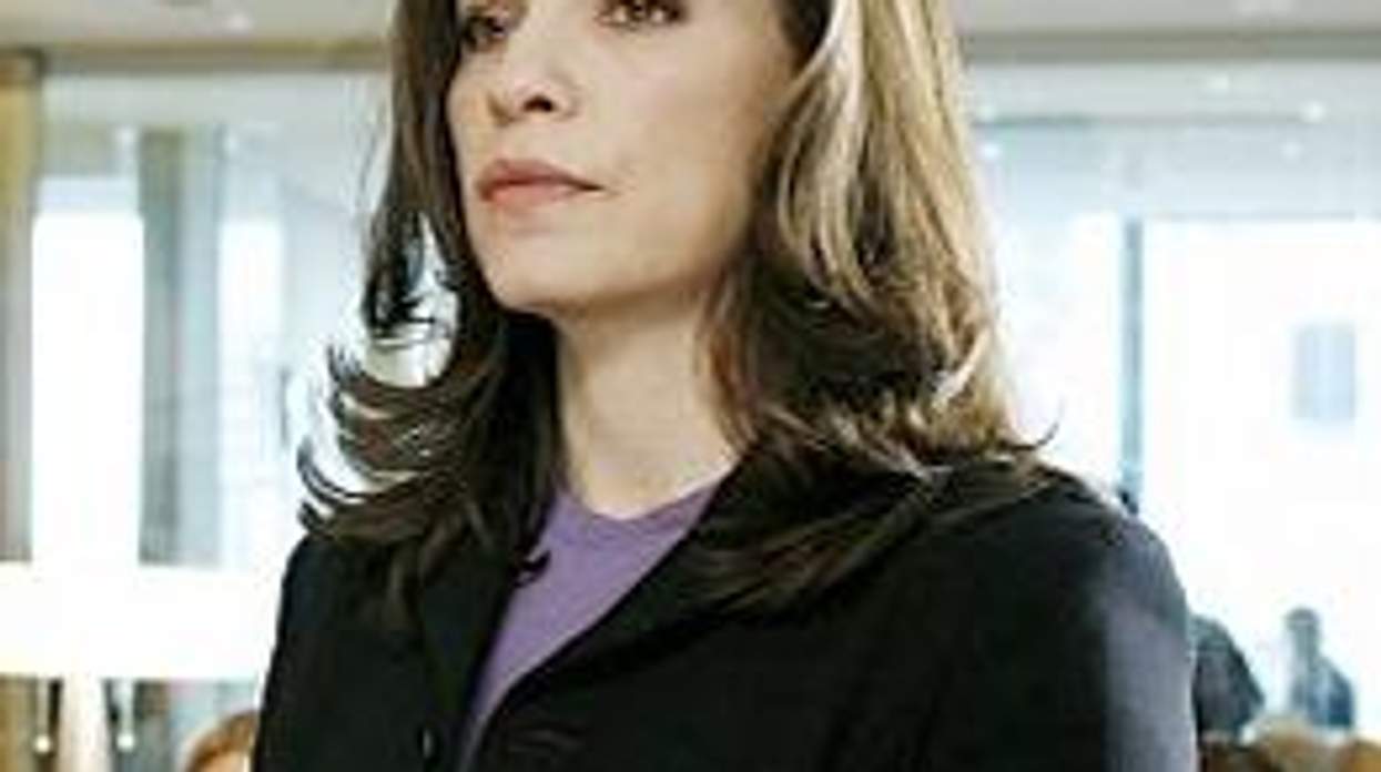 'The Good Wife' Gets Great Guest Stars Parker Posey and Lisa Edelstein, Season 3 Trailer – Video