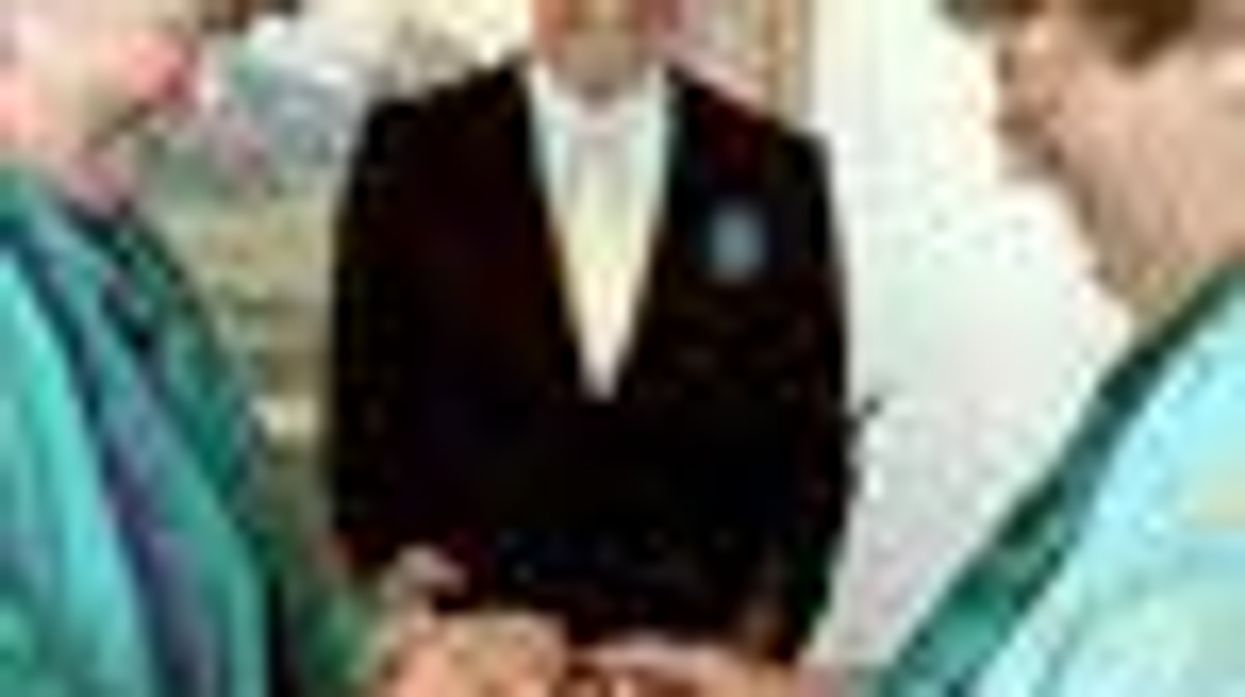 Vermont Gov. Peter Shumlin Fulfills Campaign Promise: Officiates Lesbian Wedding