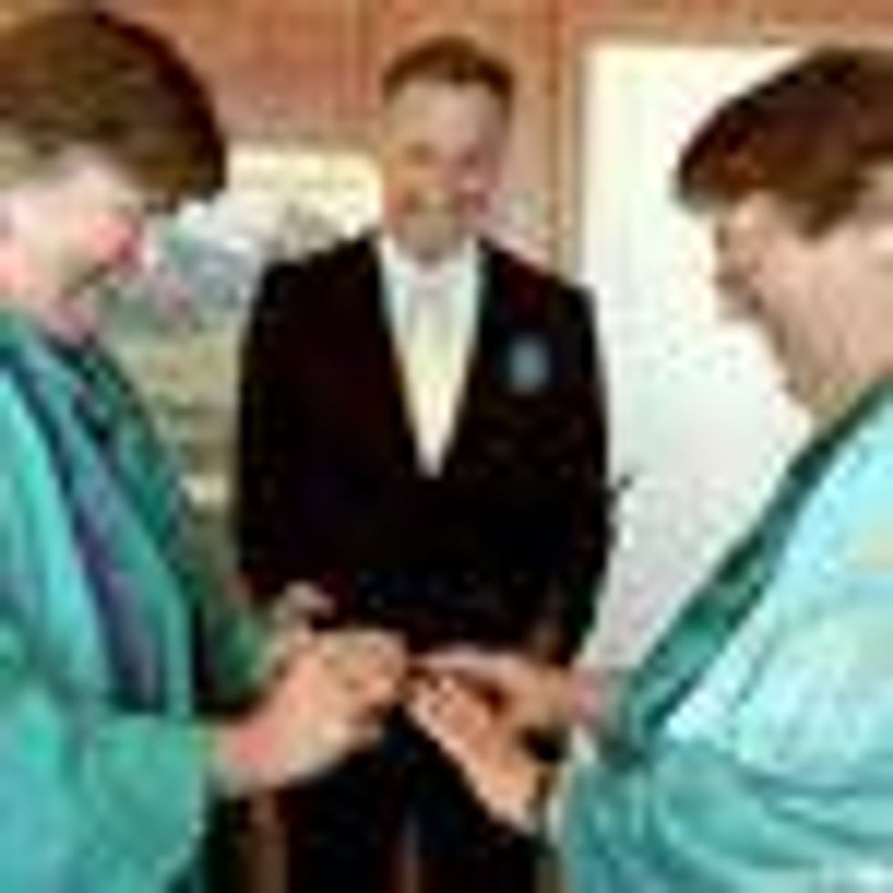 Vermont Gov. Peter Shumlin Fulfills Campaign Promise: Officiates Lesbian Wedding