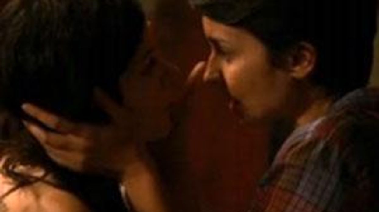'Weeds' Episode 8 Gay-Cap: Nancy's Lesbian Prison Love is BACK!