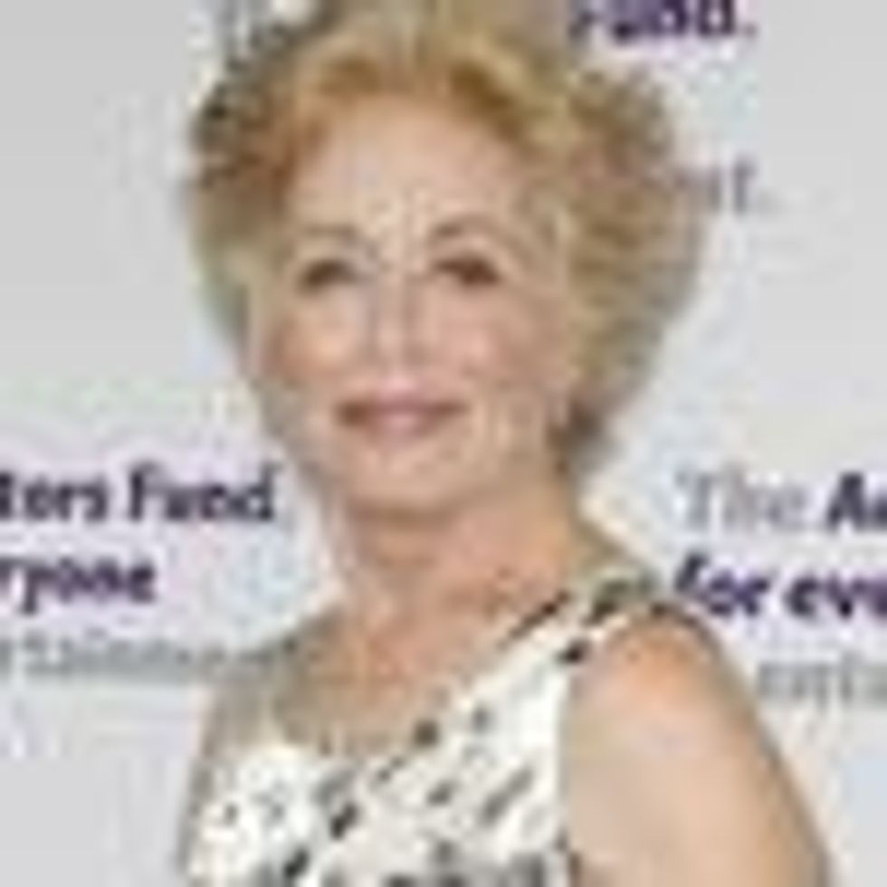 Holland Taylor to be Recognized for her HIV/AIDS Work 