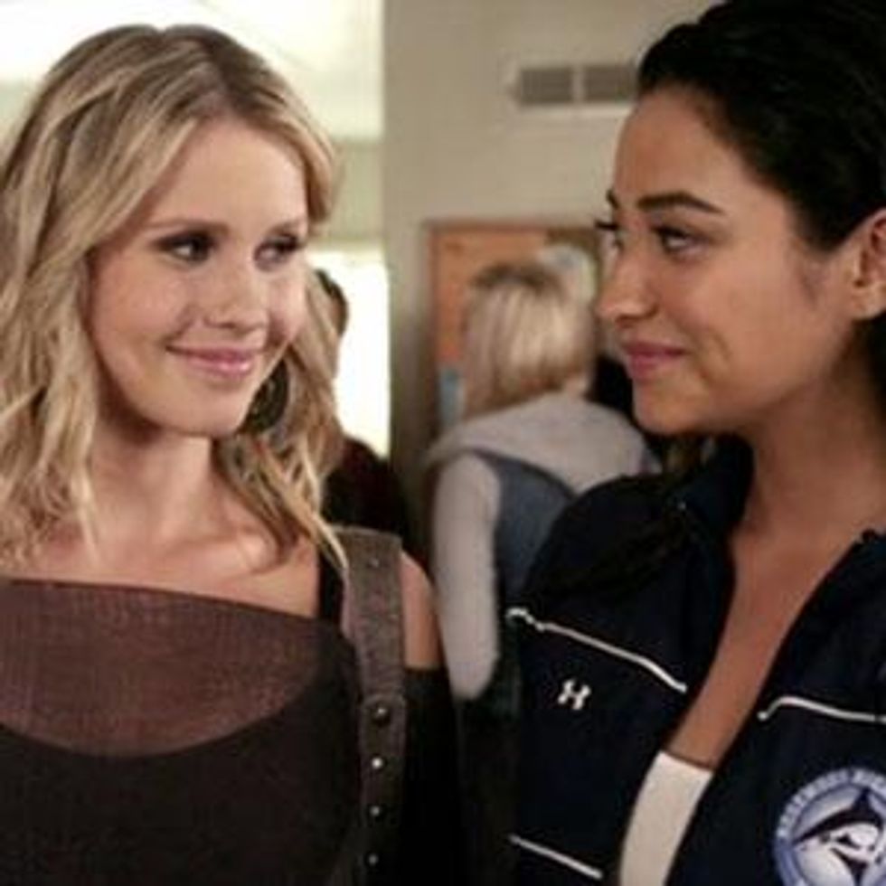 'Pretty Little Liars' Gay-Cap, Ep. 2:04: Swim Meets, Scrapbooks and Would-Be Stalkers 