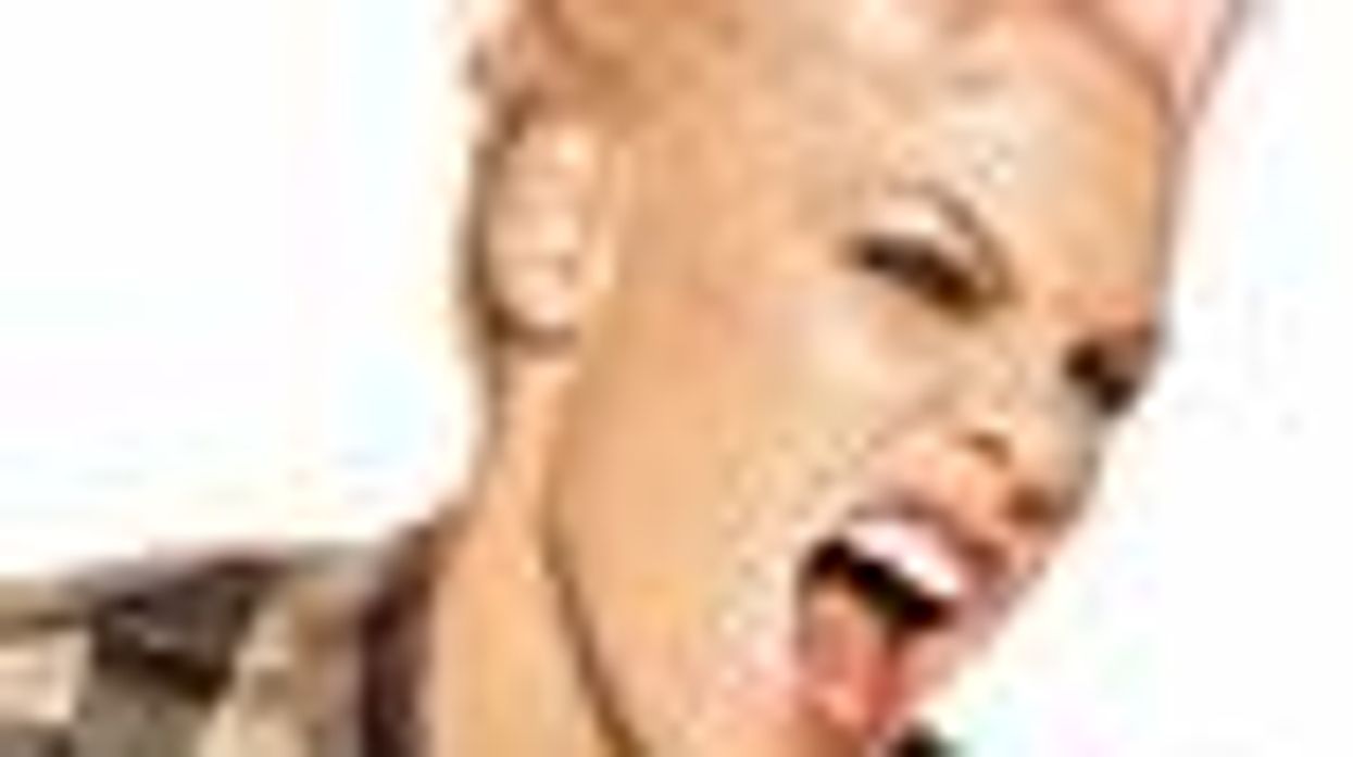 New Mom P!nk Takes On The Paparazzi