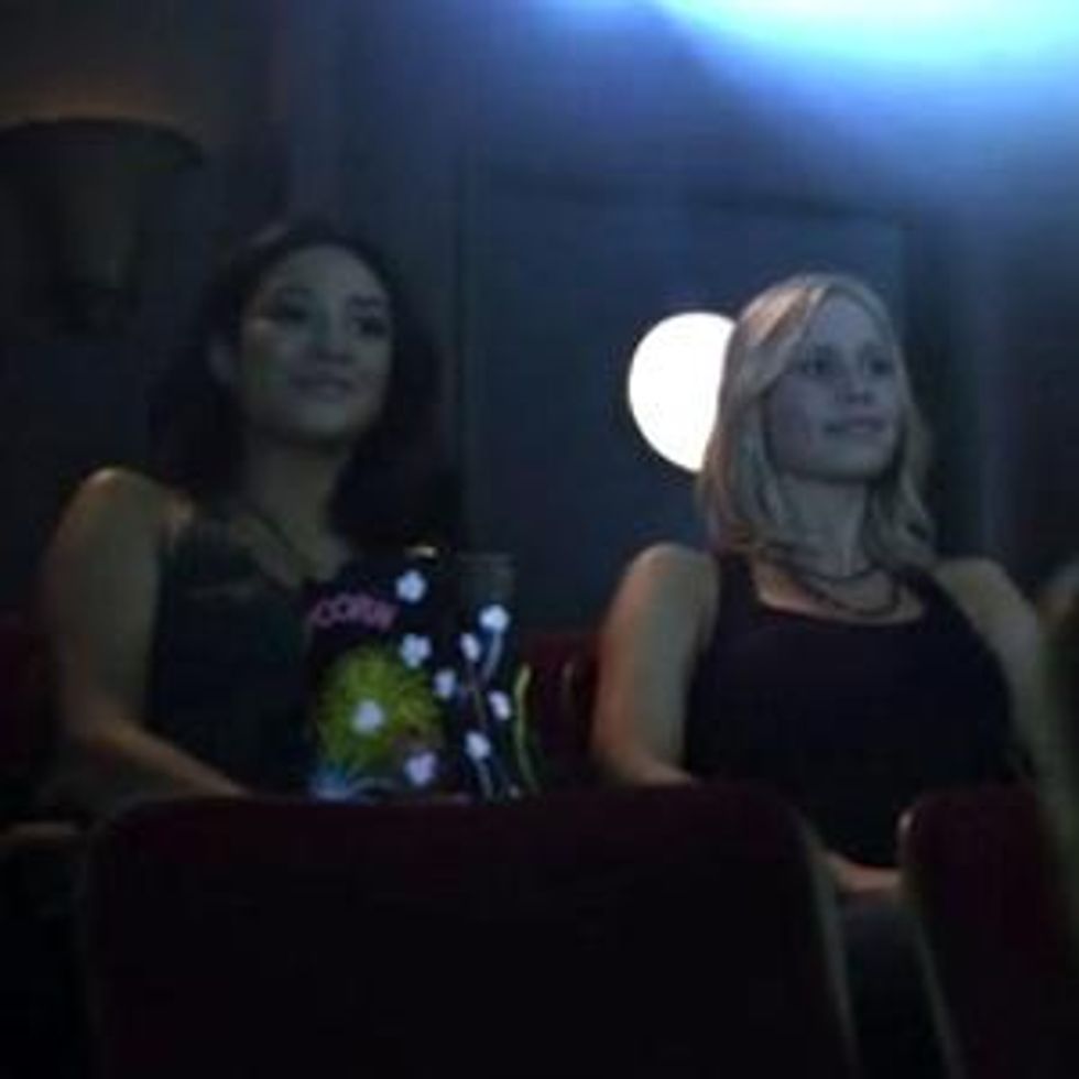 'Pretty Little Liars' Gay-Cap: Emily's Adorable Blond Movie Date! 
