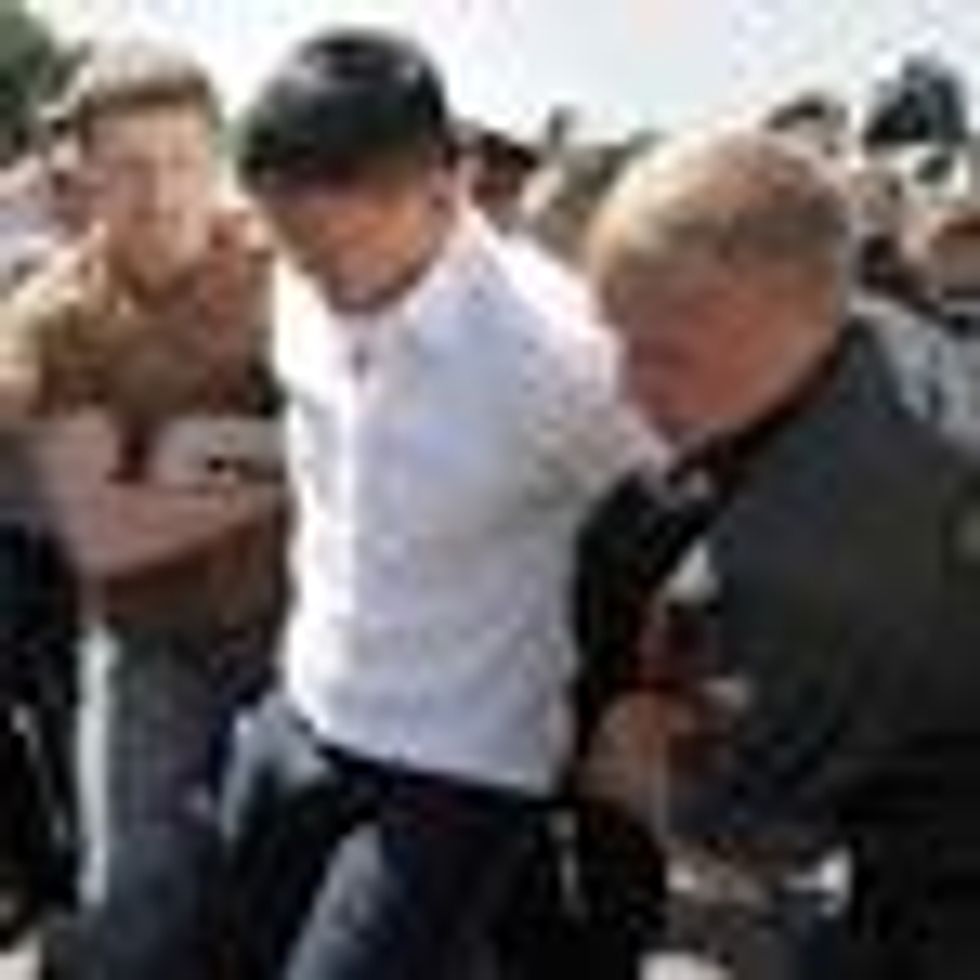 Lt. Dan Choi Beaten and Arrested at Moscow Pride