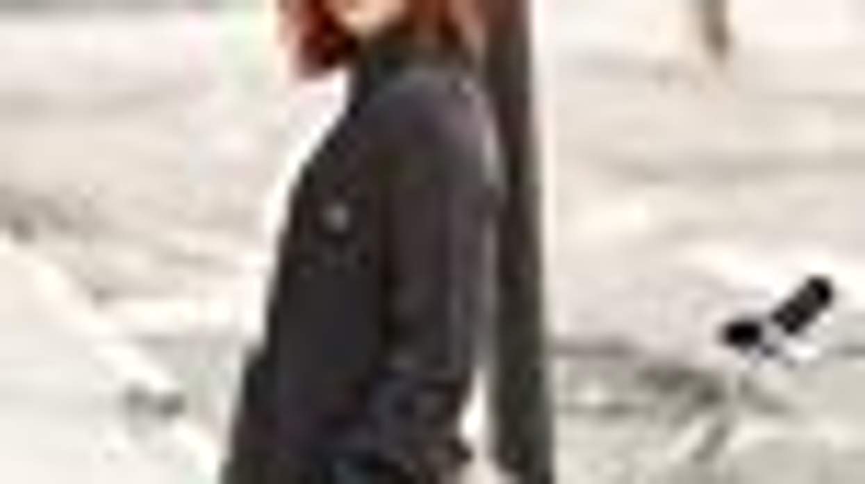 Rashida Jones: On Making Out With Zooey Deschanel and Rolling Around In Bed With Natalie Portman