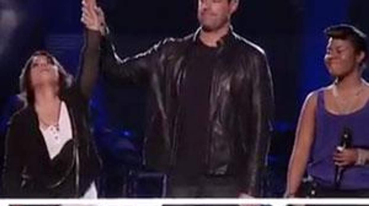 Vicci Martinez Survives 'The Voice' Head-To-Head Elimination - Video