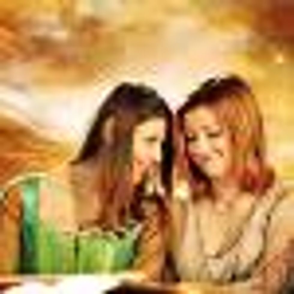 NY Post Birthday Gift to Alyson Hannigan: A Tribute to �Buffy�s Willow Rosenberg 