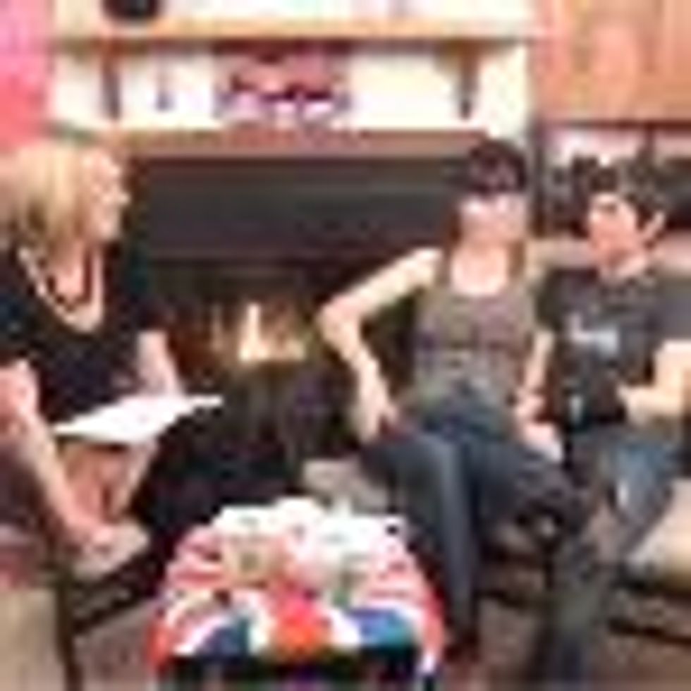 T-Time with Tatum: Ep. 105 The Lesbian Newlywed Game, Video