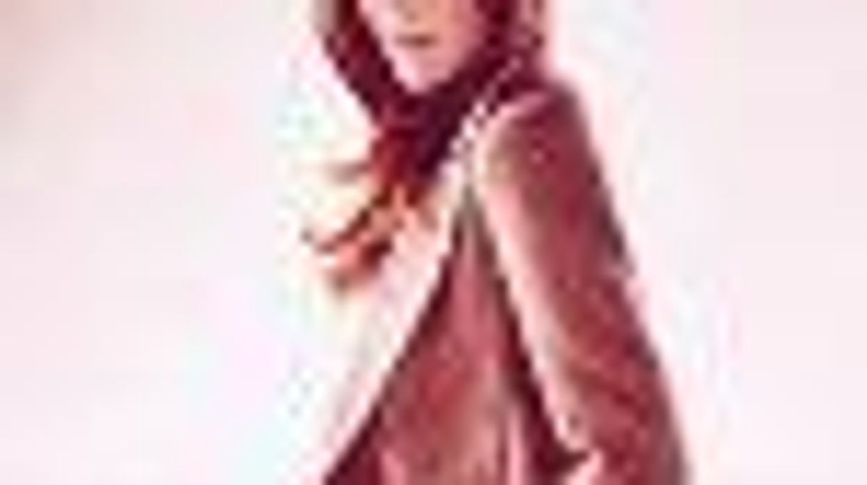 SheWired�s Shot of The Day: Julianne Moore Turns Heads for Talbots