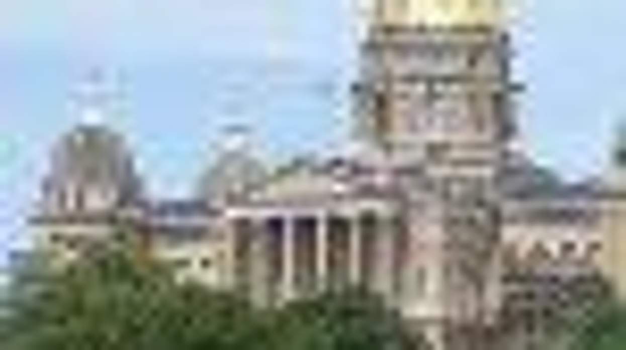 Iowa Resolution to Ban Same-Sex Marriage Advances