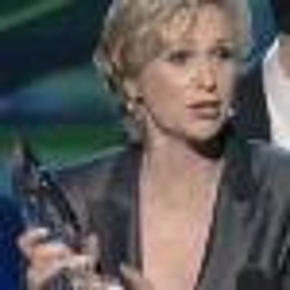 Jane Lynch Shouts Out to Wife Lara While Accepting People's Choice Award: Video