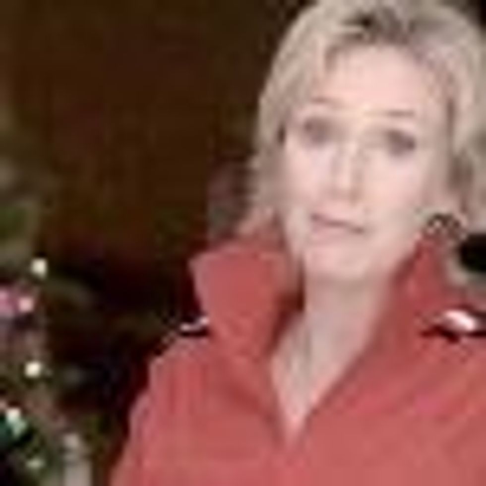 Jane Lynch's Holiday Message: Her Marriage is for Publicity and She Hates the 'Glee' Kids