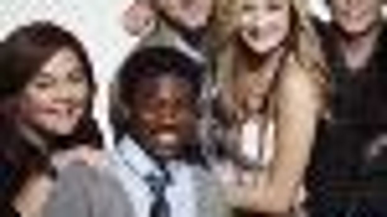 Watch TeenNick's 'Gigantic' Pilot Featuring Laurel Holloman: Video