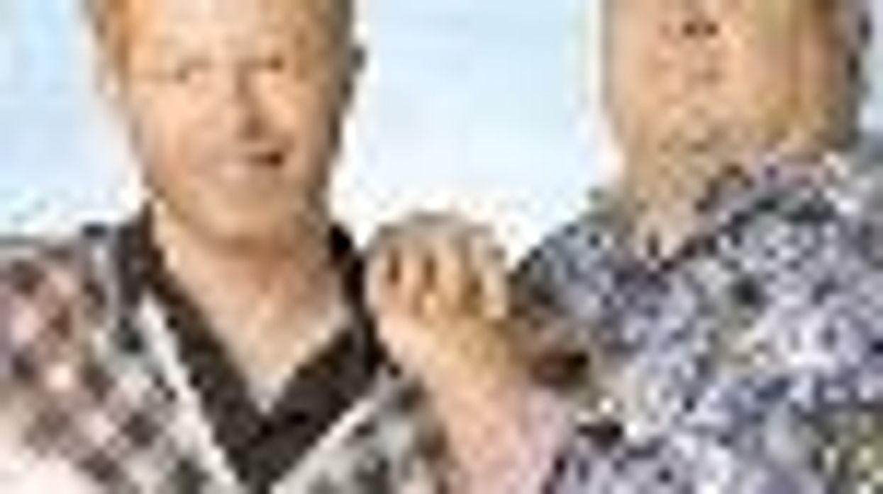 'Modern Family's' Gay Kiss 'No Big Deal' Video