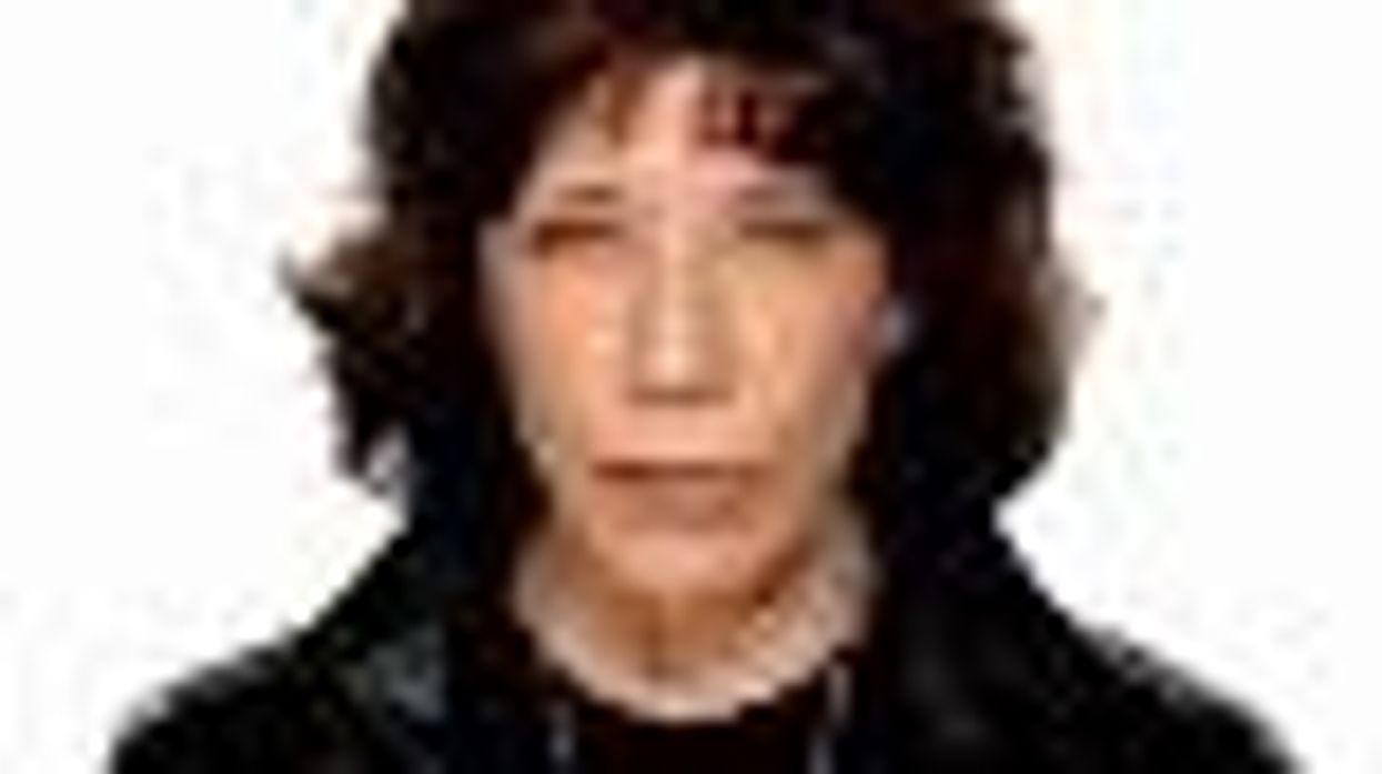 Lily Tomlin, Mae Whitman and Jesse Tyler Ferguson 'Give a Damn!' Video