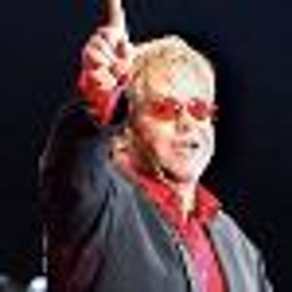 Elton John Lambasts Musicians Boycotting Arizona