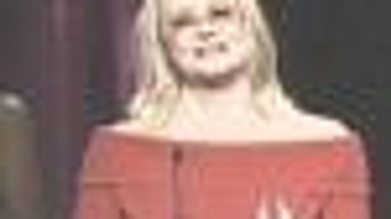 Cybill Shepherd Receives GLAAD's Golden Gate Award: Video