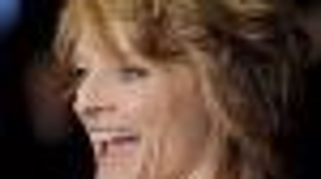 Jodie Foster Responds to Charges of Assaulting a 17-Year-Old Fan Wielding a Big Camera