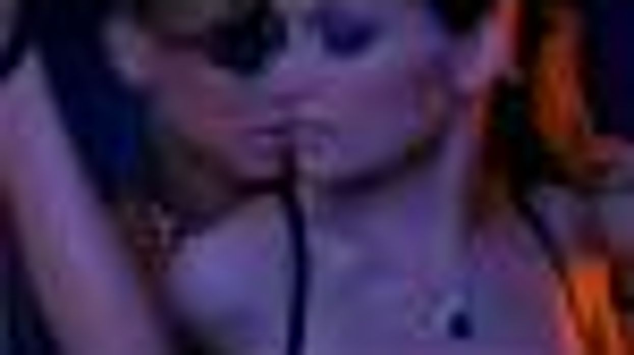 Rhianna Goes Lesbian in 'Te Amo' Video, Gets Banned in U.S.