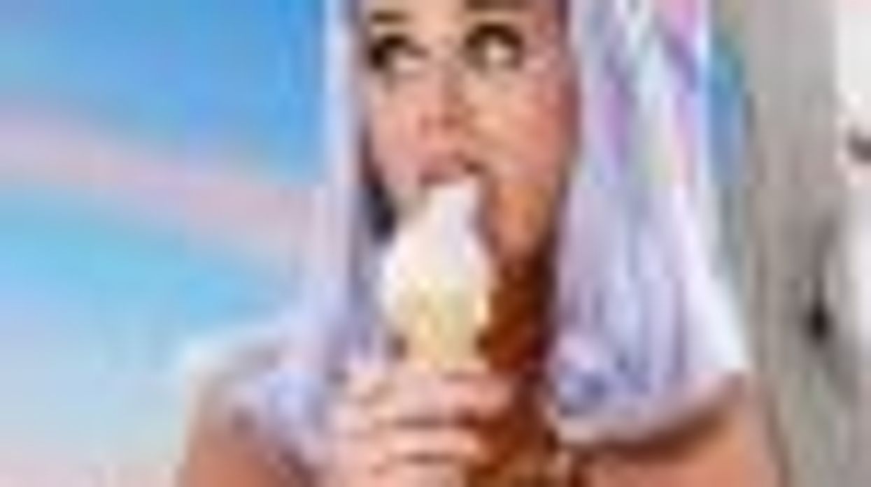 Katy Perry, Snoop Dog and Whipped Cream - OH MY!