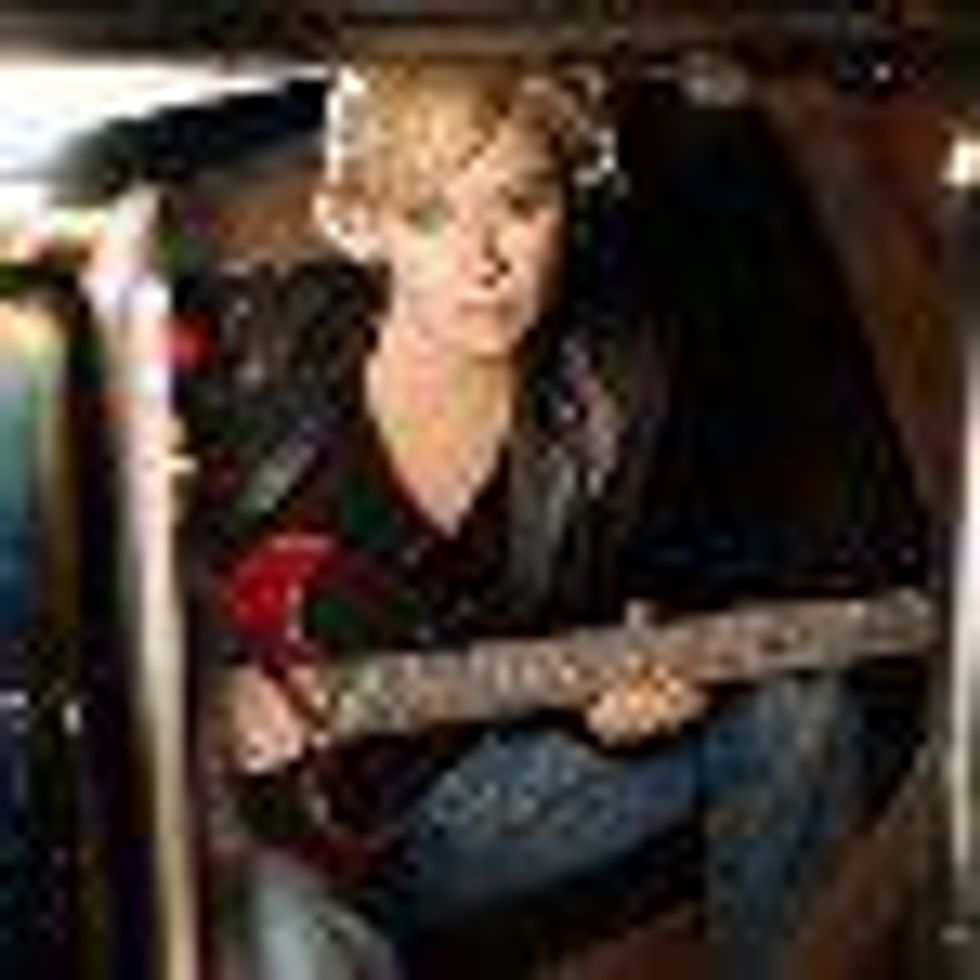 Straight Shooter Shelby Lynne Has No Need for  'Tears, Lies or Alibis': Inteview