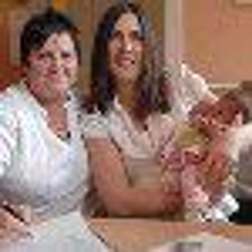 British Lesbian Couple Are First to Jointly Sign Birth Certificate