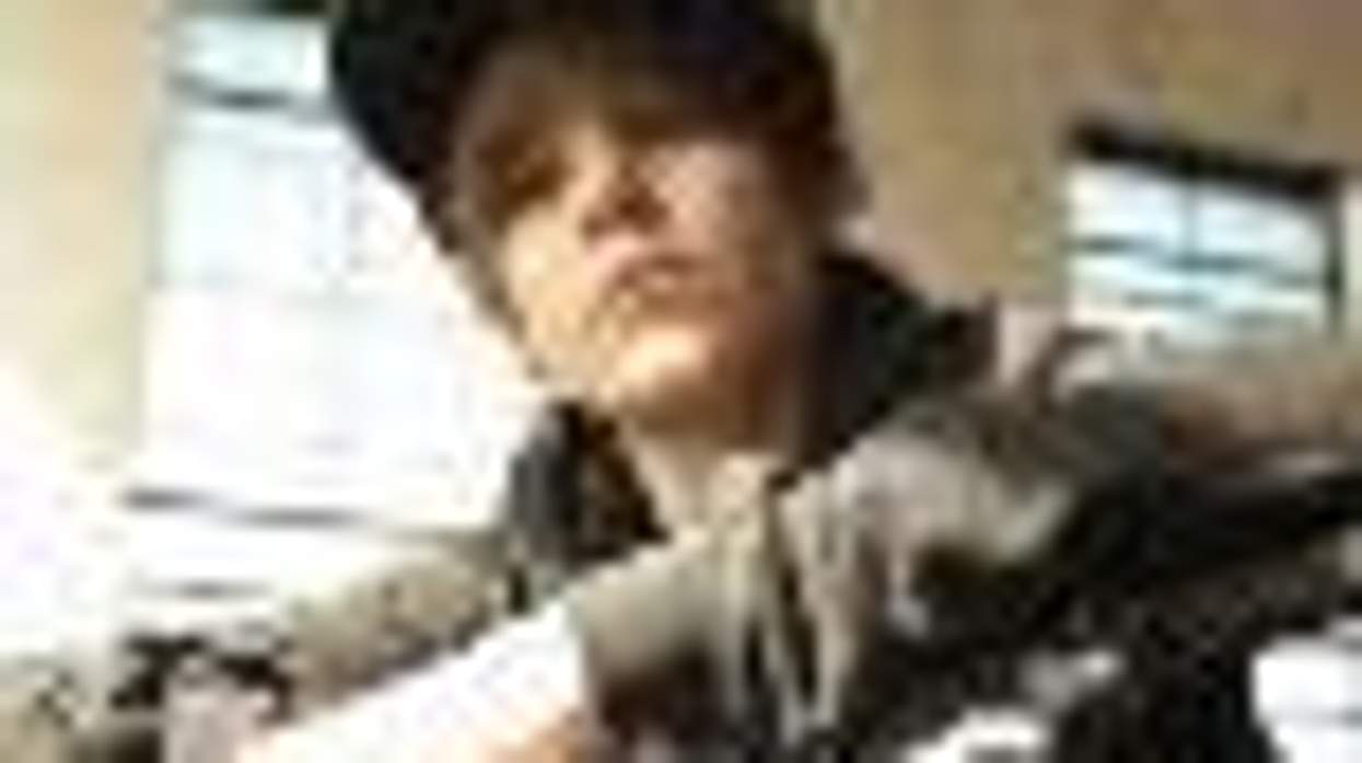 Quickies from the Web: Friday Happy Hour Edition in Honor of Lesbians Who Look Like Justin Bieber