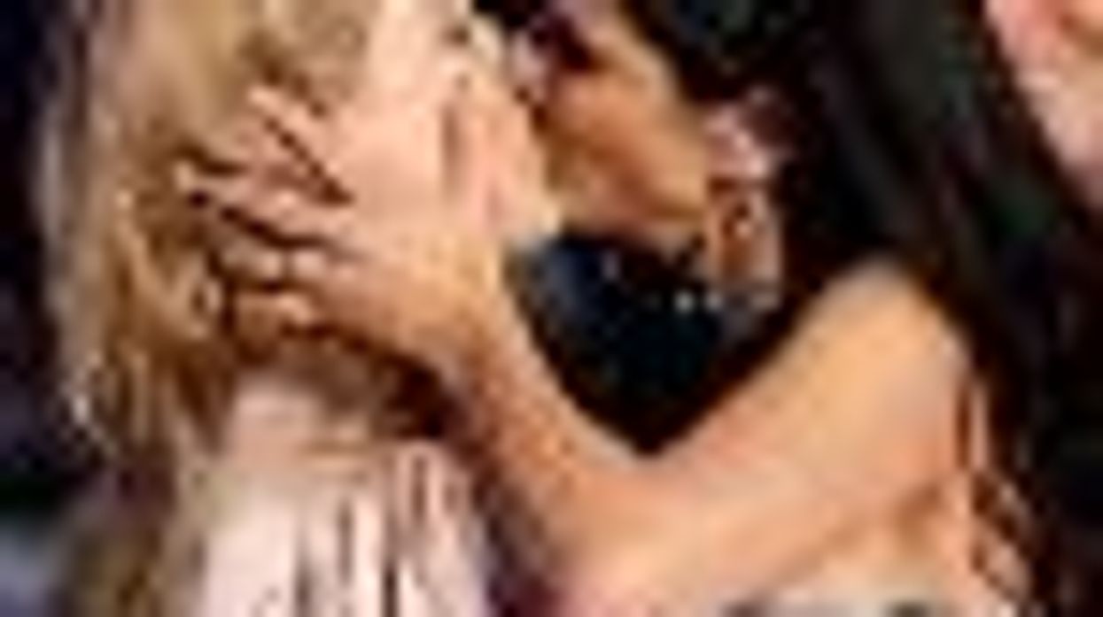 Bullock v. Streep: Race to the Oscar with Kisses and Death Threats