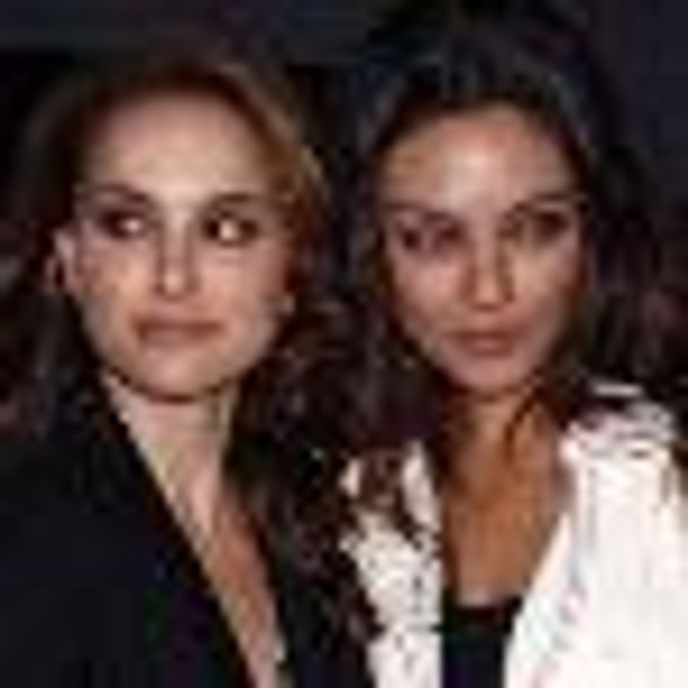 Natalie Portman and Mila Kunis Share Lesbian Sex Scene in 'Black Swan'
