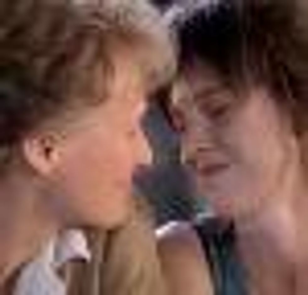 Glenn Close�s �Revelatory� Lesbian Kiss with Judy Davis