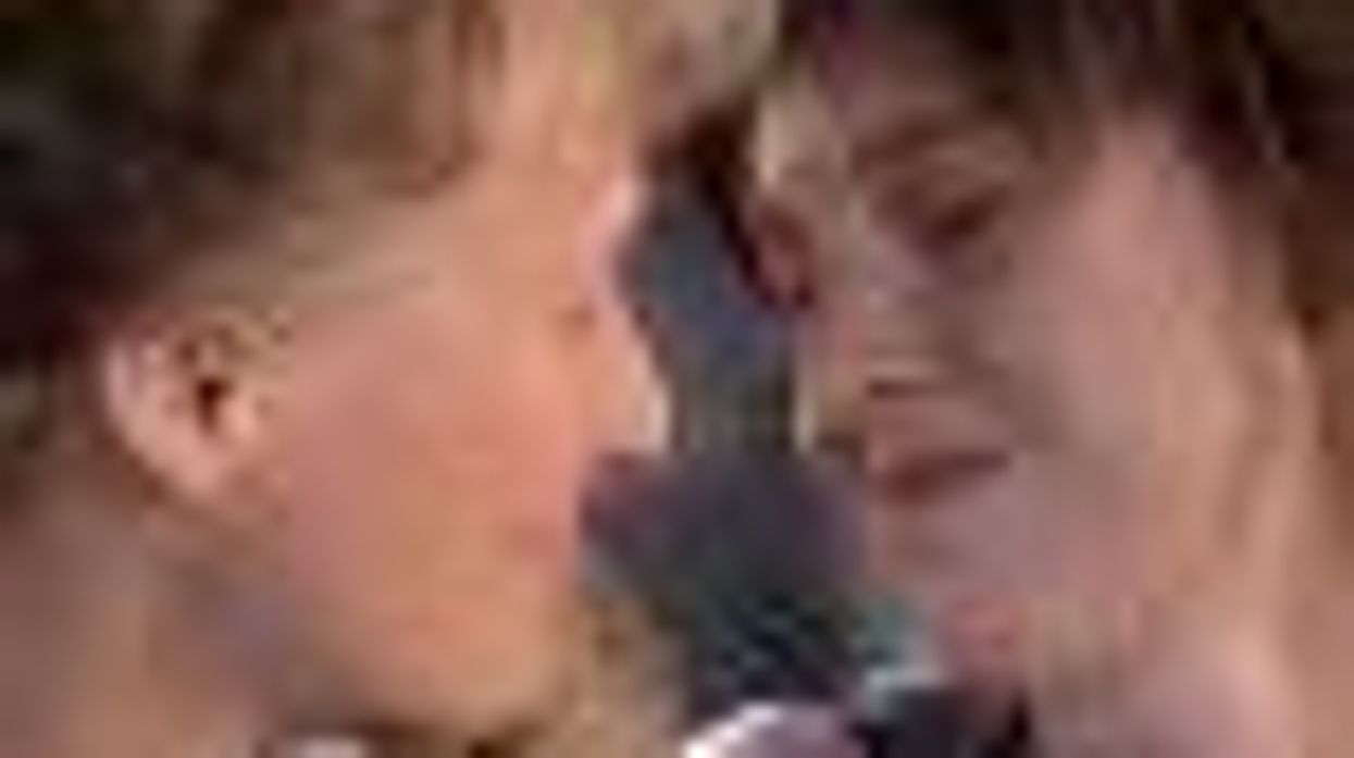 Glenn Close�s �Revelatory� Lesbian Kiss with Judy Davis