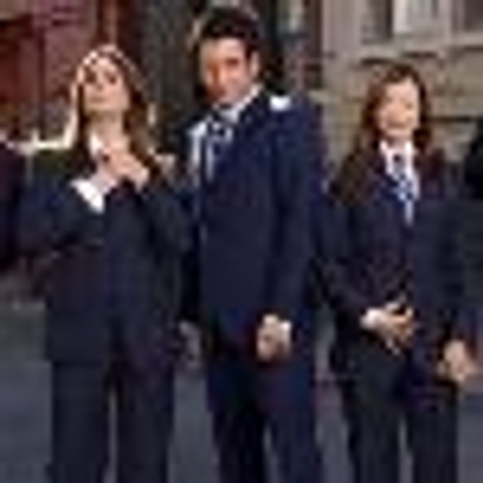 HIMYM 100 Strong: Alyson Hannigan and Cobie Smulders Suit up!