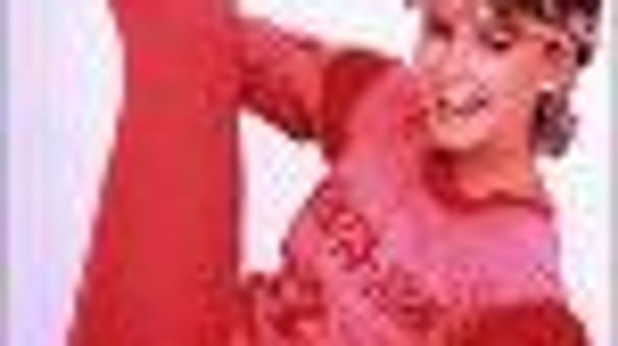 Olivia Newton-John and Jane Lynch �Get Physical� on �Glee�